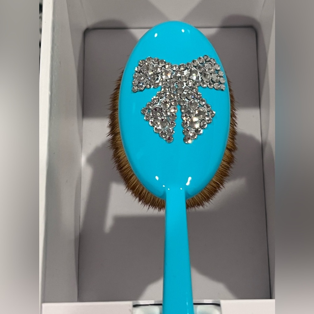Artis Elite Oval 7 Brush with Swarovski Crystal Bow - Picture 2 of 4